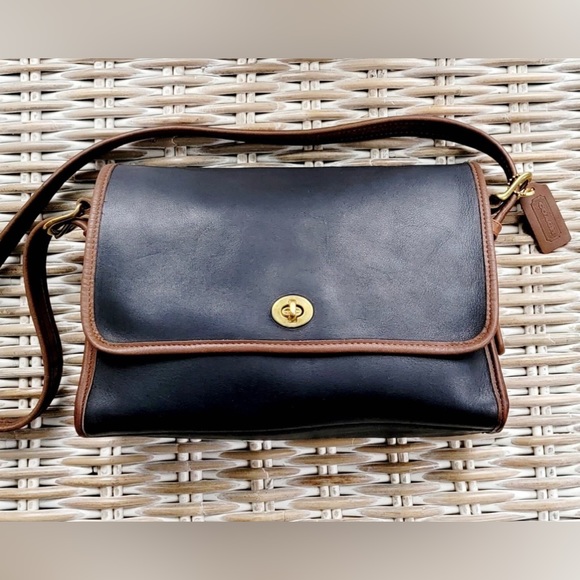 Vintage Coach Spectator 3907 Designer Handbag Coach